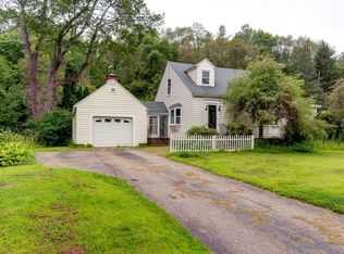 112 Wallace Rd, Sturbridge, MA 01566