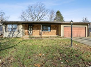 2204 Aspen Dr, Champaign, IL 61821