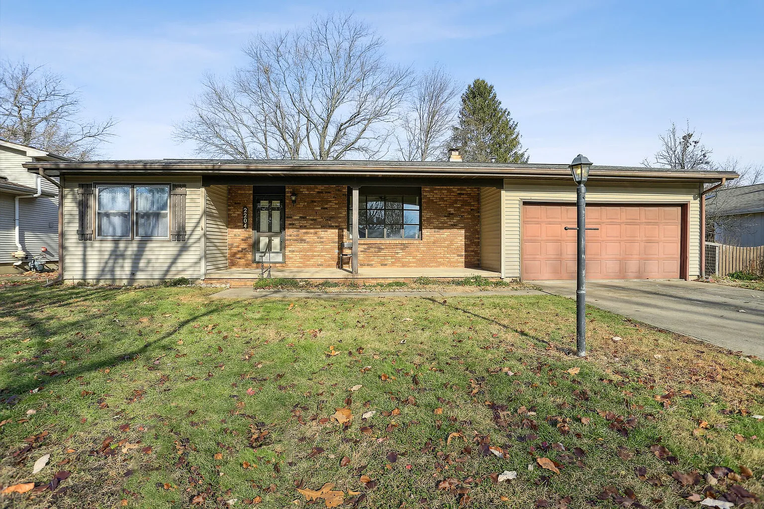 2204 Aspen Dr photo 1