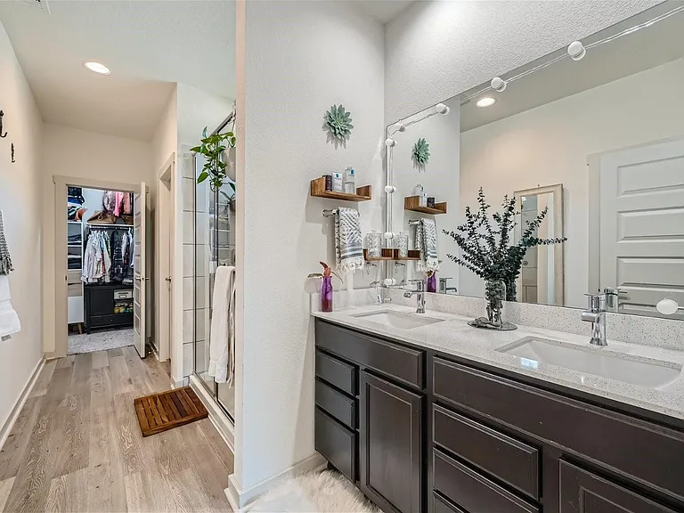 8005 Linnie Ln — Photo 17