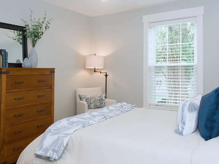 331 Charleston Ave — Photo 17