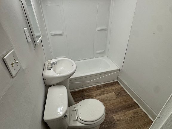 4th image of 530 Michigan St #3