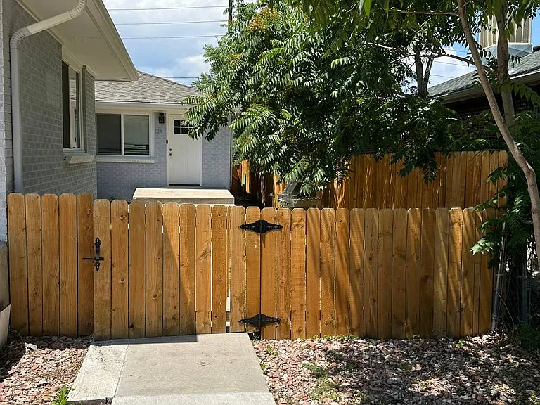 3365 N Jasmine St — Photo 2
