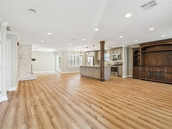 3rd image of 3116 Iowa Ave