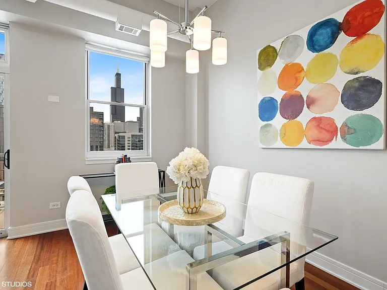 950 W Monroe St #901 — Photo 6