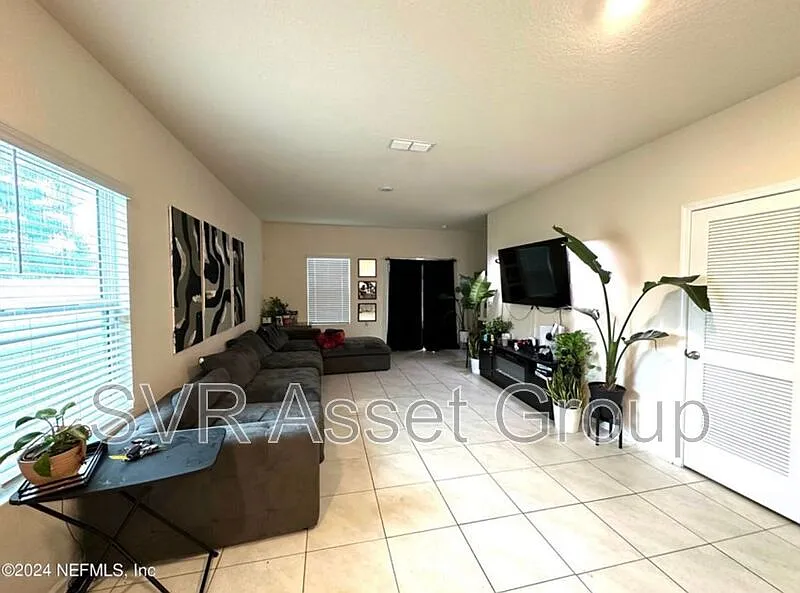 3 bed, 2.5 bath, 1492 sqft, $1,695 — Photo 4