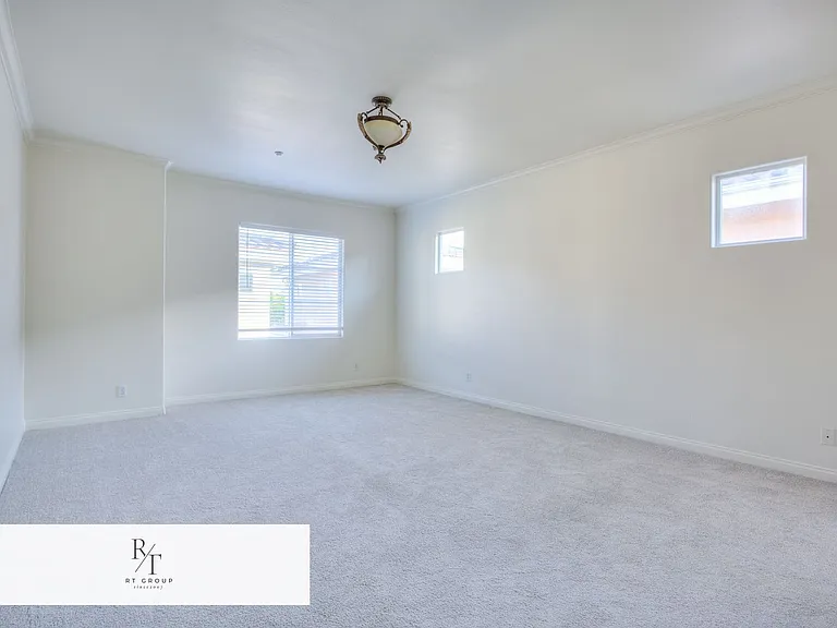 515 Florence Ave — Photo 21