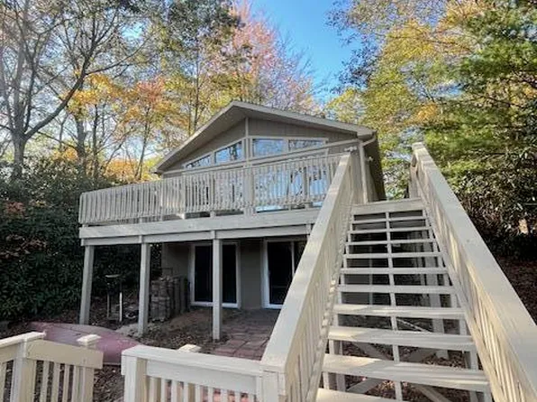 114 Lake Harmony Rd, Lake Harmony, PA 18624