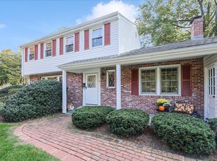 8 Upton Rd, Framingham, MA 01701