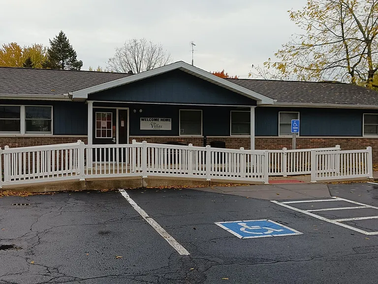 Villas of Wawasee — Photo 11