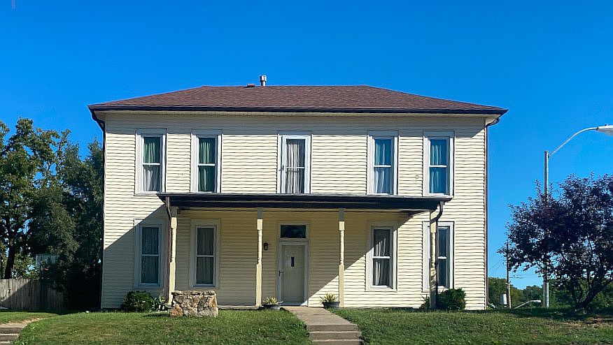 1st image of 220 High St