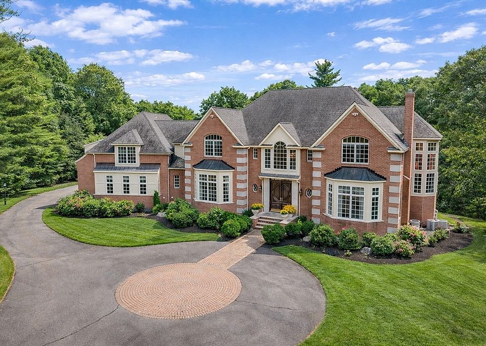 1st image of 8 Stratford Way