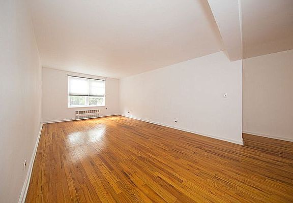 3rd image of 7510 Yellowstone Blvd #7