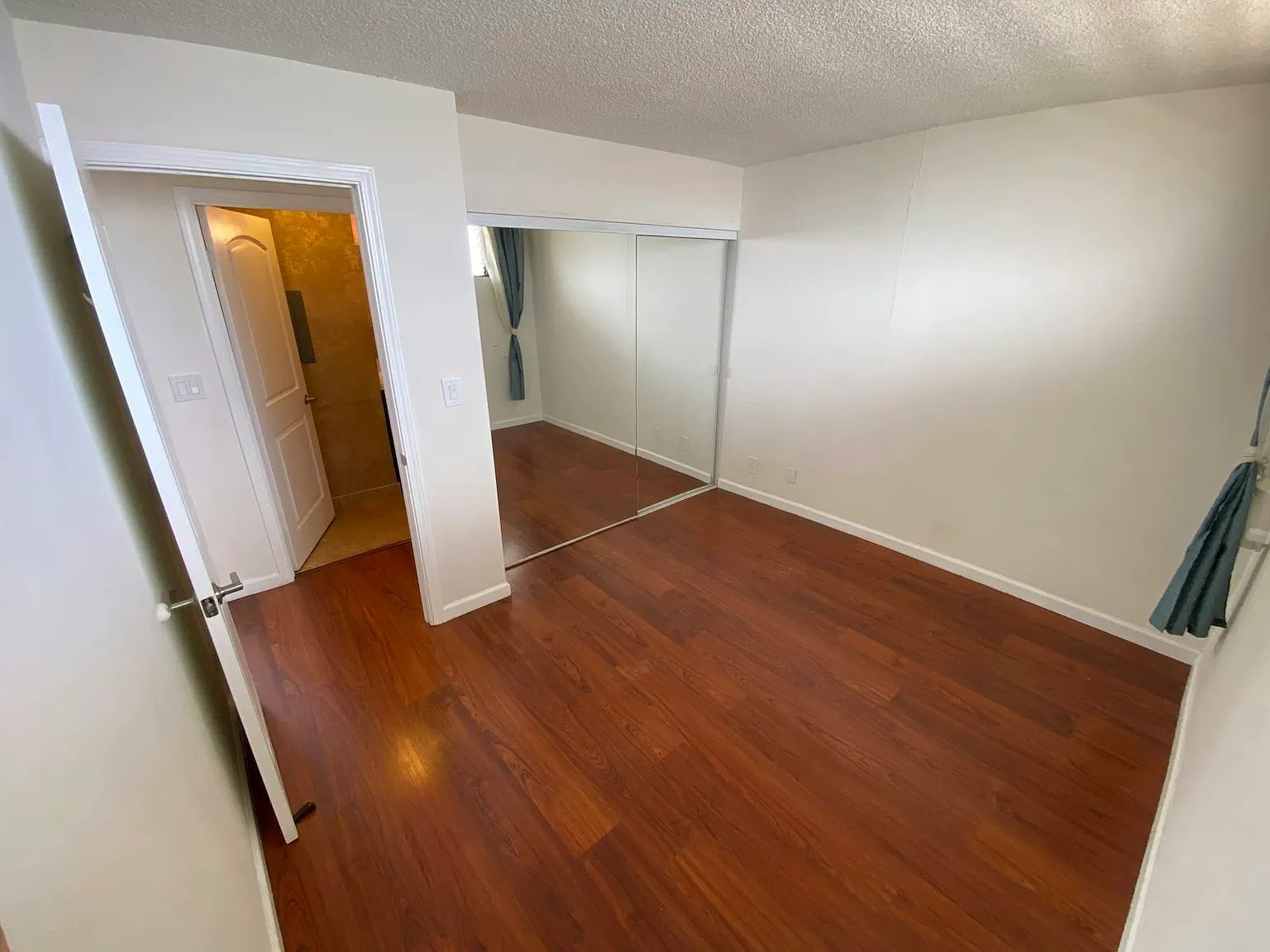2121 Ala Wai Boulevard — Photo 2