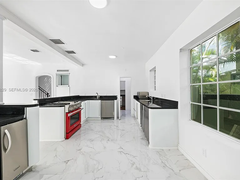 1545 Meridian Ave — Photo 34