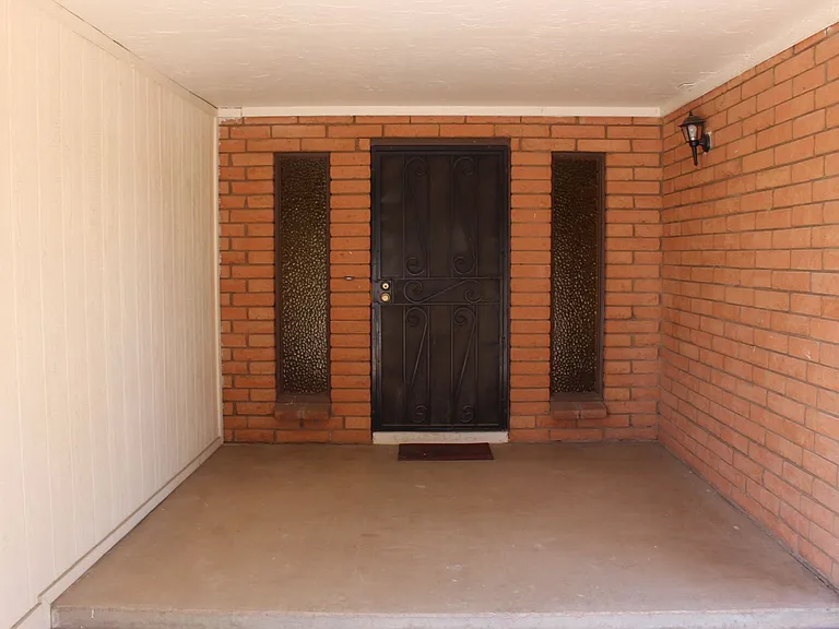602 W Kilarea Ave — Photo 4