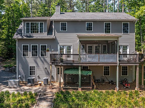 2nd image of 158 Bayberry Ln