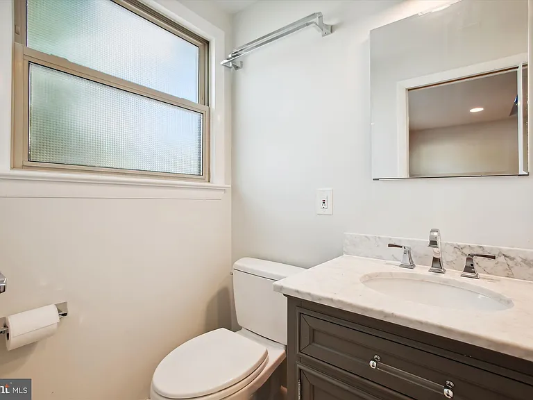 8509 Cyrus Pl — Photo 22