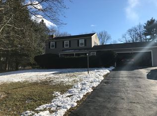 4 Blacksmith Rd, Wilbraham, MA 01095