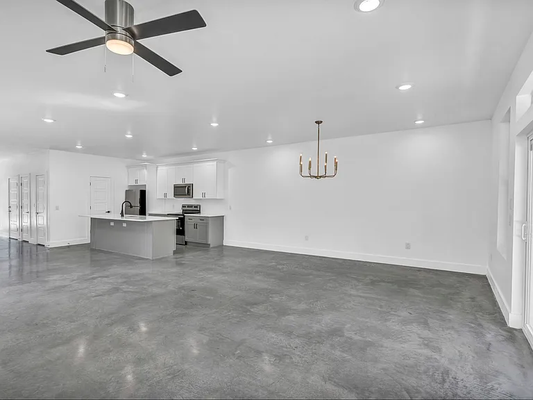 1006 E Marble St #B — Photo 2