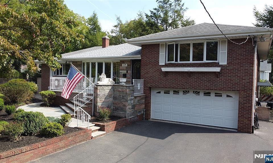 1st image of 225 Somerset Road