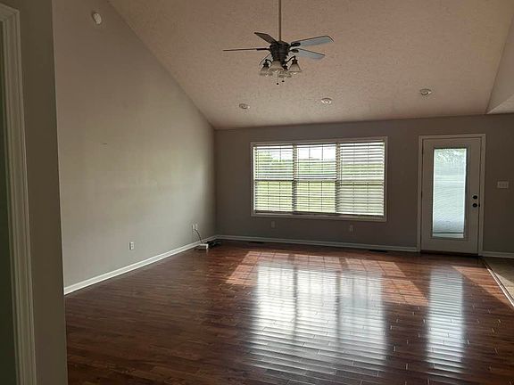3rd image of 1245 Mason Ln