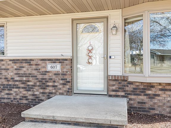 2nd image of 607 Homestead Trl