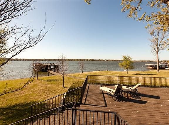 3rd image of 5663 Lakeshore Ct
