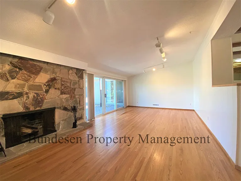 2352 Yulupa Ave — Photo 4