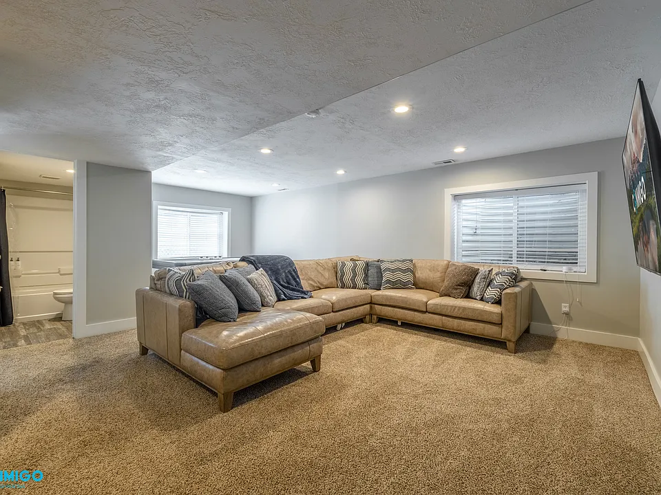 5032 W Bear Trap Dr S