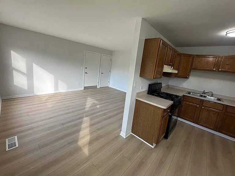 415 Lincoln Ave #D — Photo 2
