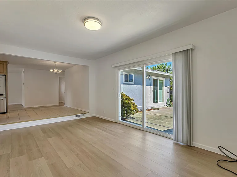 1112 Di Napoli Dr — Photo 4