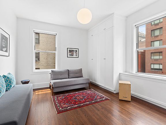 4th image of 150 E 93rd St APT 6A