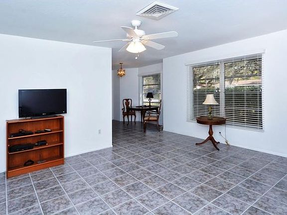 4th image of 3415 Alamo Ln