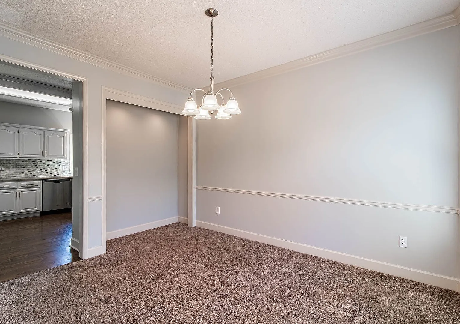 4 Bed Home in Blue Valley Schools — Photo 3