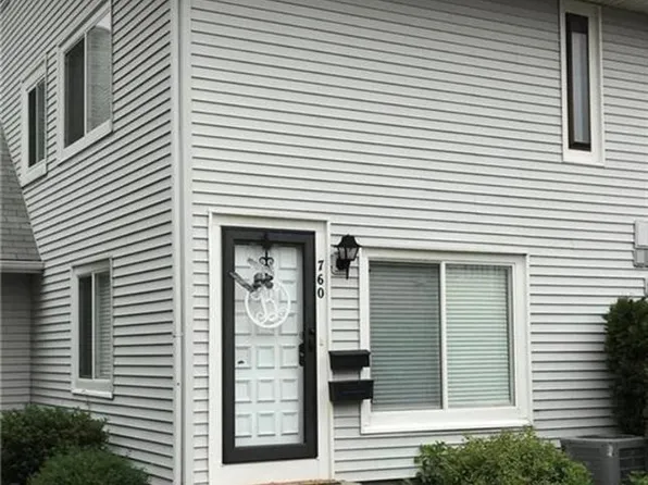 760 Eastbrooke Ln, Rochester, NY 14618