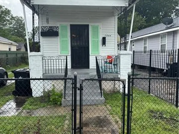 2844 Hiawatha St, New Orleans, LA 70126