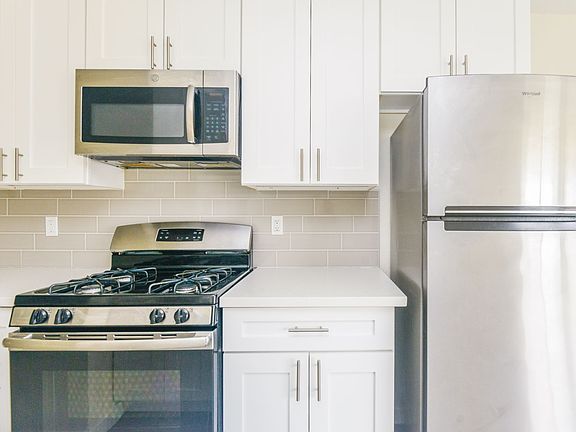 2nd image of 1751 Cabrillo Ave APT D