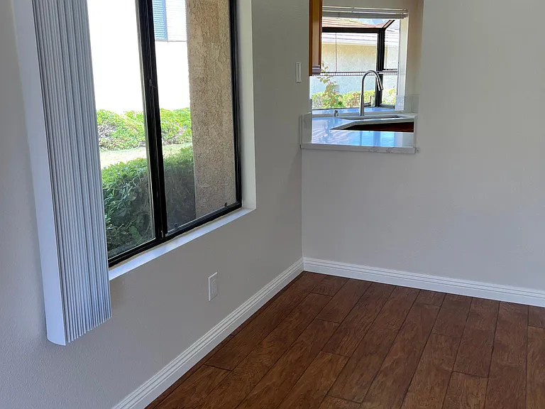 831 Sandberg Ln — Photo 9
