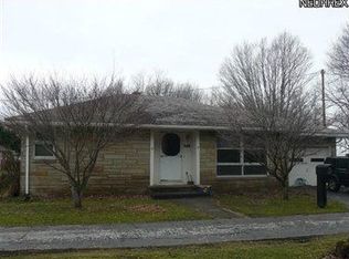 2 Ernst Dr, Conneaut, OH 44030