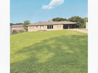 3710 Cloverdale Rd, Florence, AL 35633