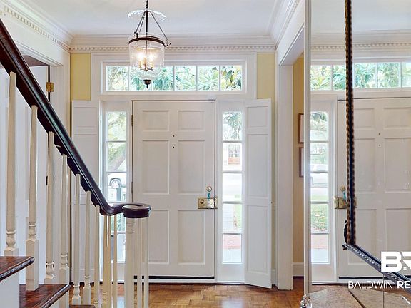 4th image of 122 Eaton Sq