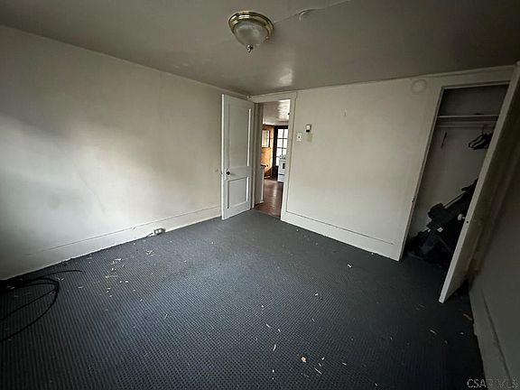 3rd image of 918 Vickroy Ave