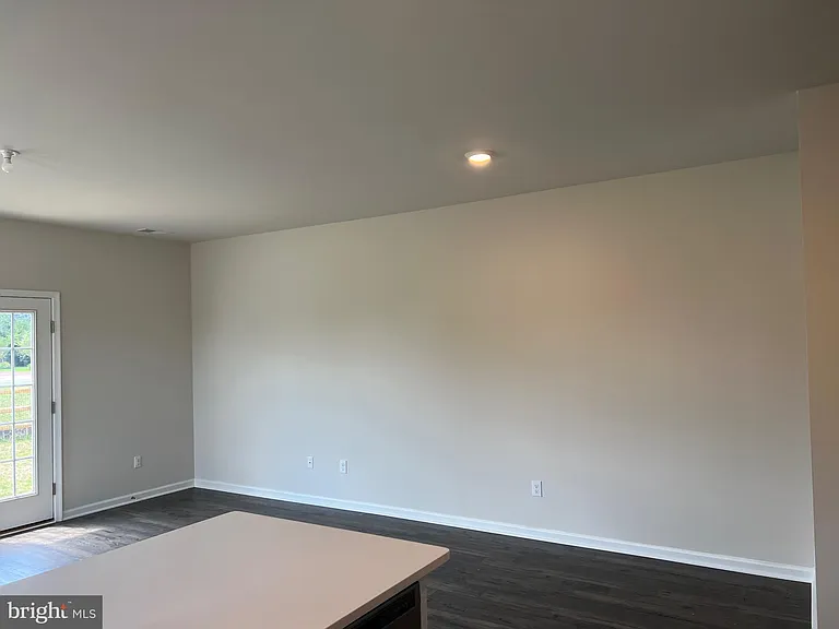 82 Arlotta St — Photo 22