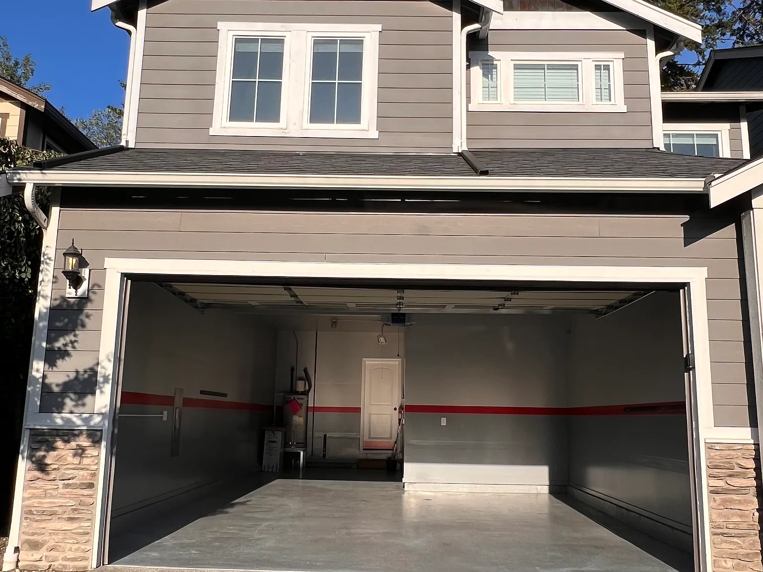 3 bed, 2.5 bath, 2142 sqft, $2,900 — Photo 2