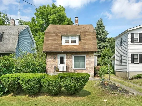 21 Hickory Avenue, Hillburn, NY 10931