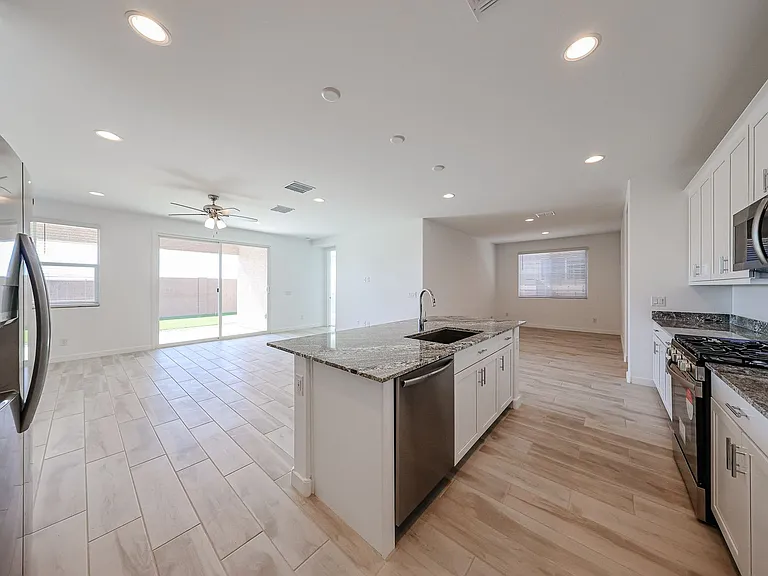 15771 W Superior Ave — Photo 27