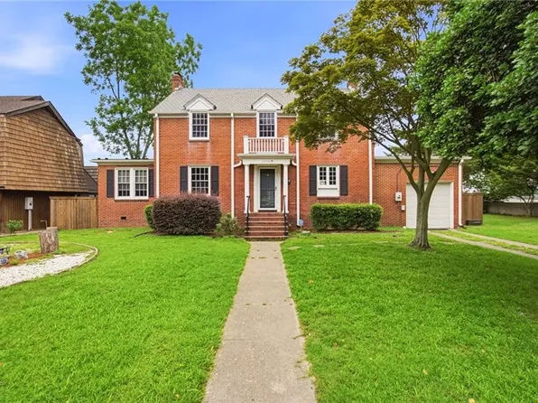 1200 N Fairwater Dr, Norfolk, VA 23508