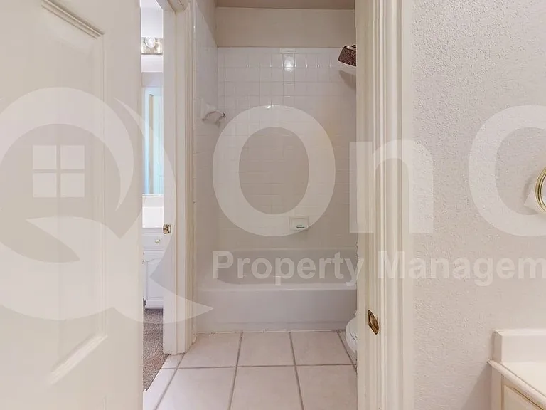 4513 Saint James Dr — Photo 13