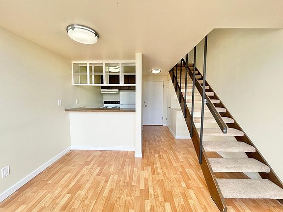 5th image of 312 Harvard Ave E APT 201